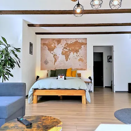 Studio-apartment Mit Garten, Parkplatz & Kueche *