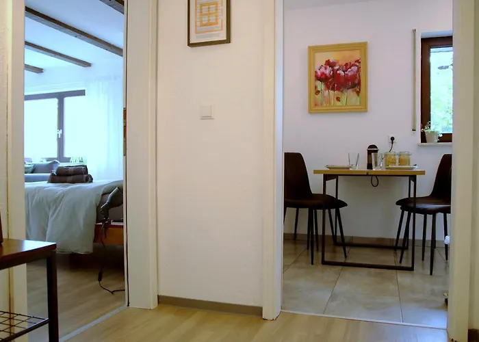 Appartement Studio-apartment Mit Garten, Parkplatz & Kueche