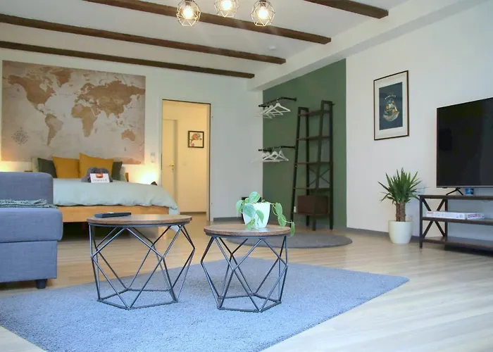 Studio-apartment Mit Garten, Parkplatz & Kueche *